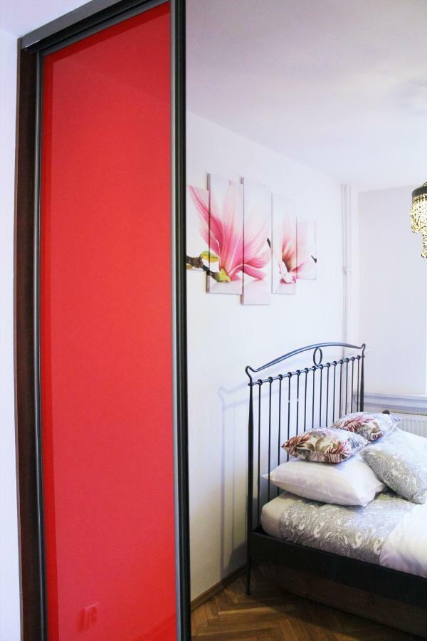 Cozy And Great Location By Cooee Apartments Varsovie Extérieur photo