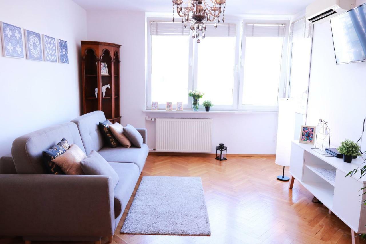 Cozy And Great Location By Cooee Apartments Varsovie Extérieur photo